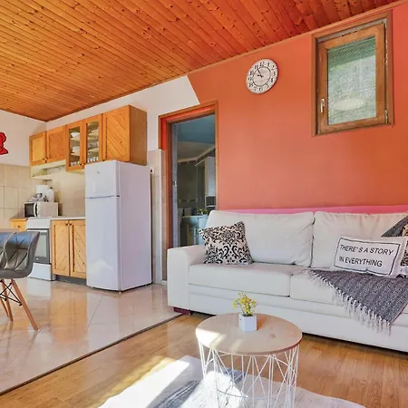 1 Bedroom Pet Friendly In *