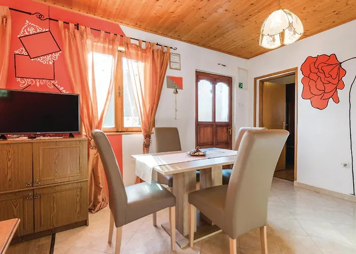 Feriehus 1 Bedroom Pet Friendly In Lovran